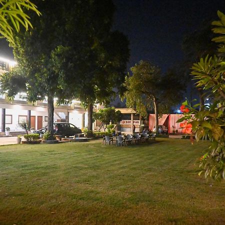 The Kedar Resort มถุรา ภายนอก รูปภาพ