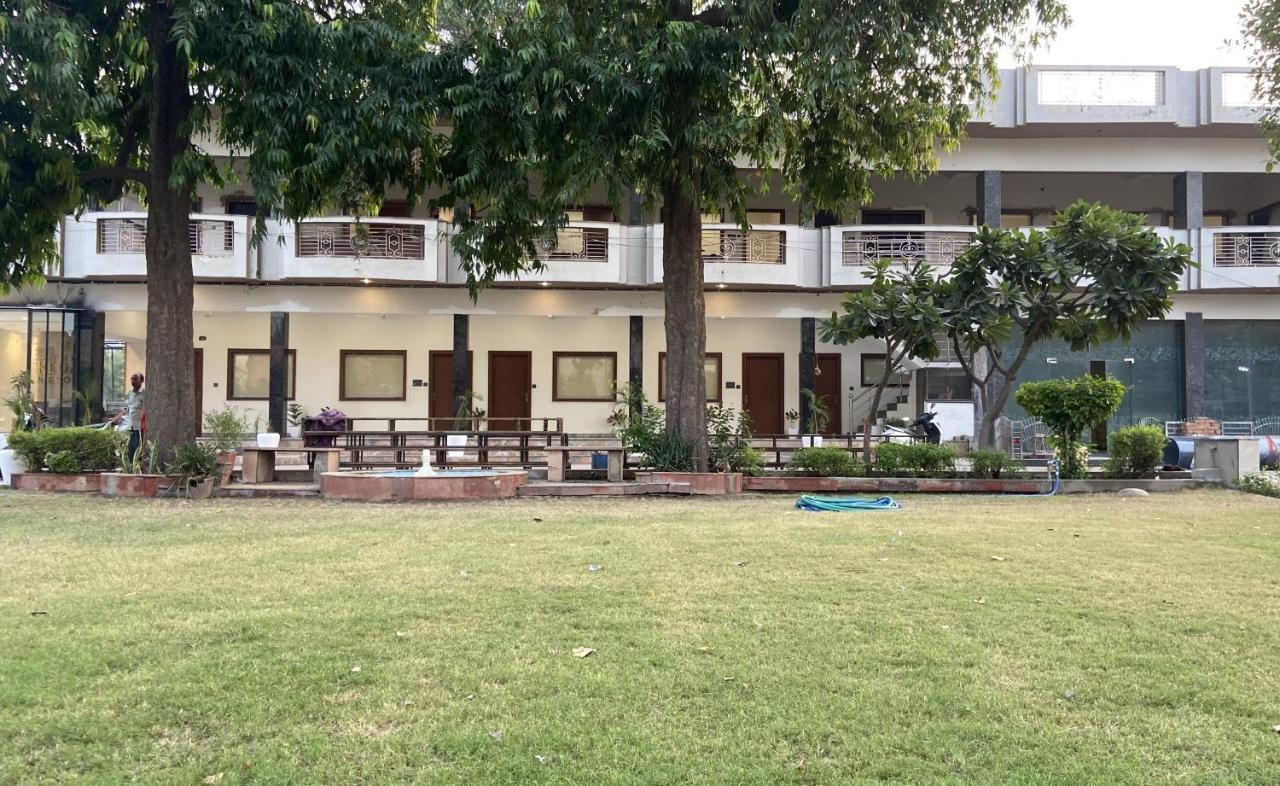 The Kedar Resort มถุรา ภายนอก รูปภาพ