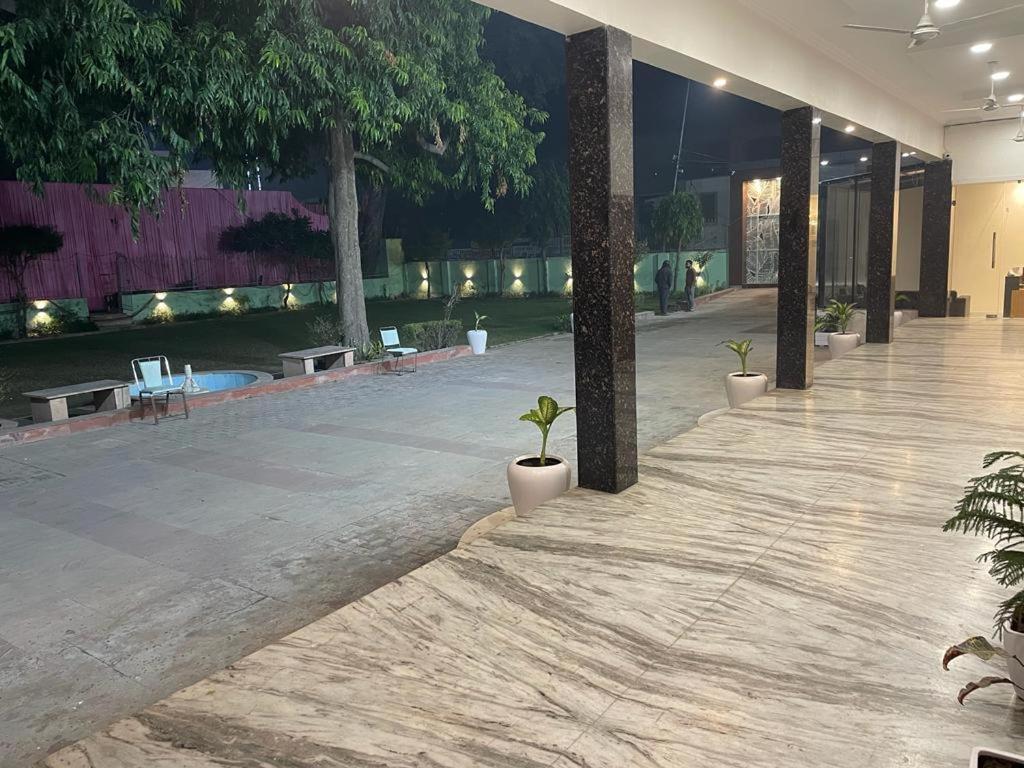 The Kedar Resort มถุรา ภายนอก รูปภาพ