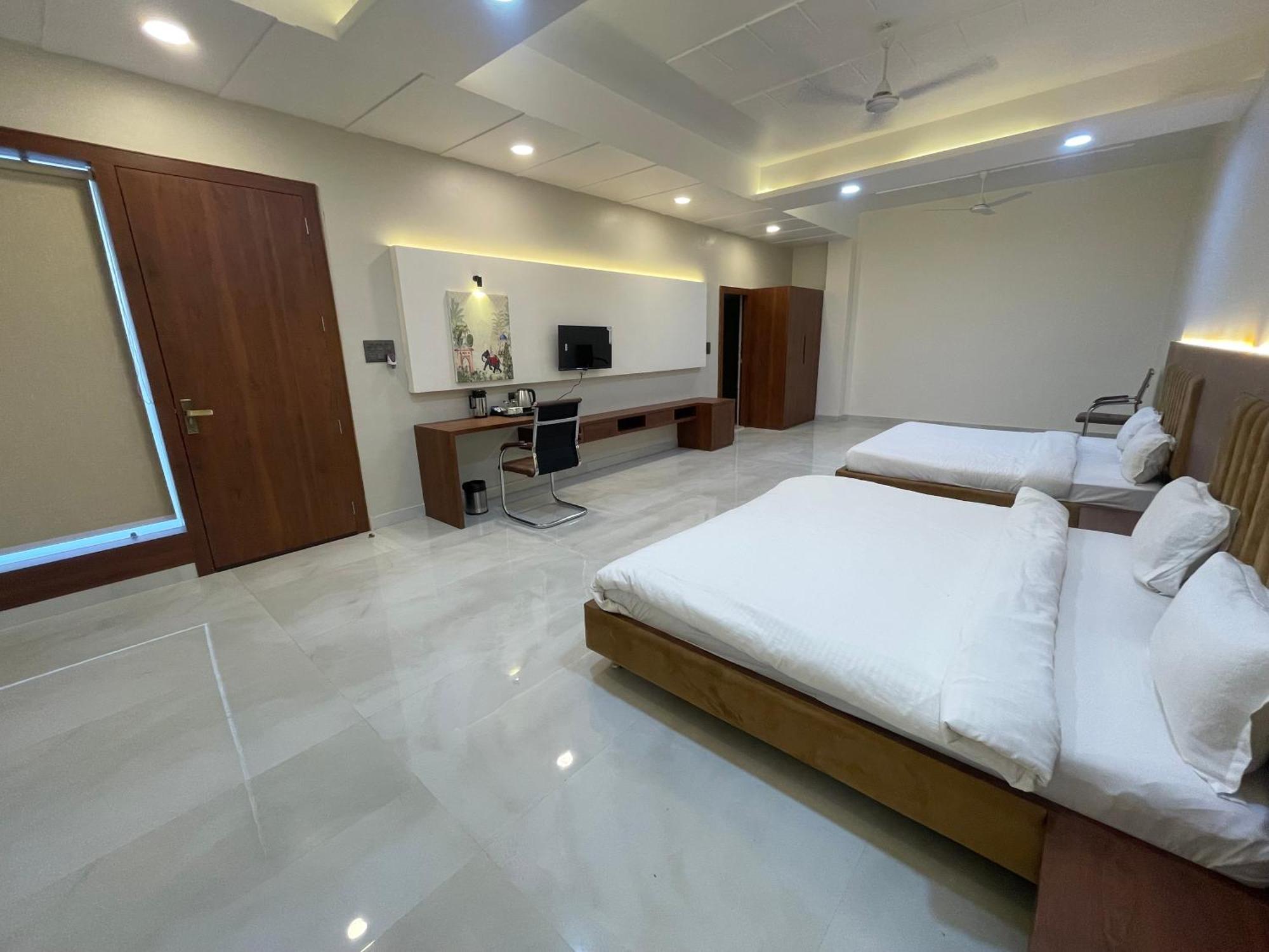 The Kedar Resort มถุรา ภายนอก รูปภาพ